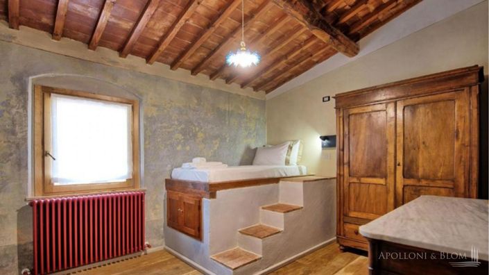 Image No.17-18 Bed Villa for sale