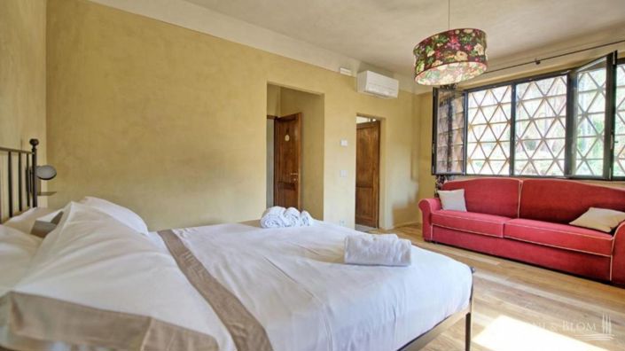 Image No.19-18 Bed Villa for sale