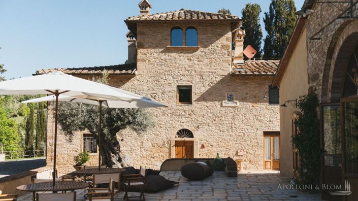 Image No.3-18 Bed Villa for sale