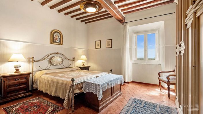 Image No.16-5 Bed Villa for sale