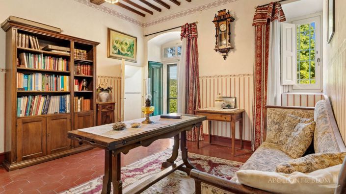 Image No.5-5 Bed Villa for sale