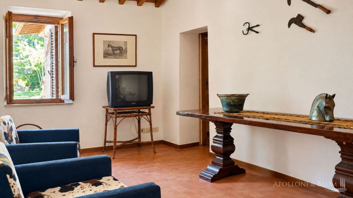 Image No.10-5 Bed Apartment for sale