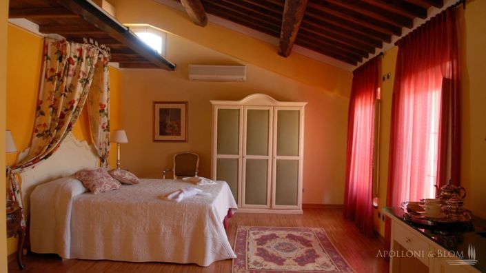 Image No.20-18 Bed Apartment for sale