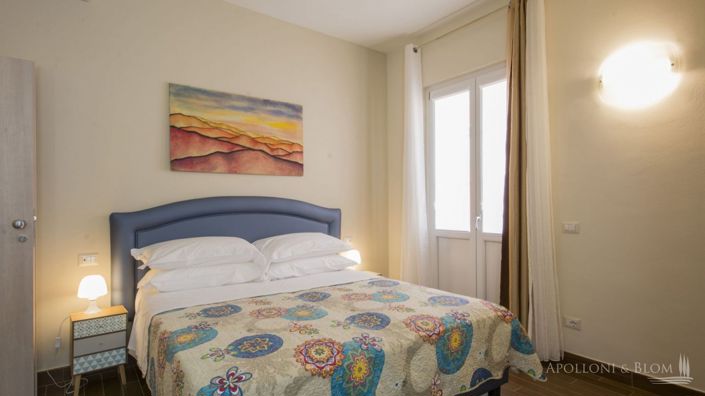 Image No.8-18 Bed Apartment for sale