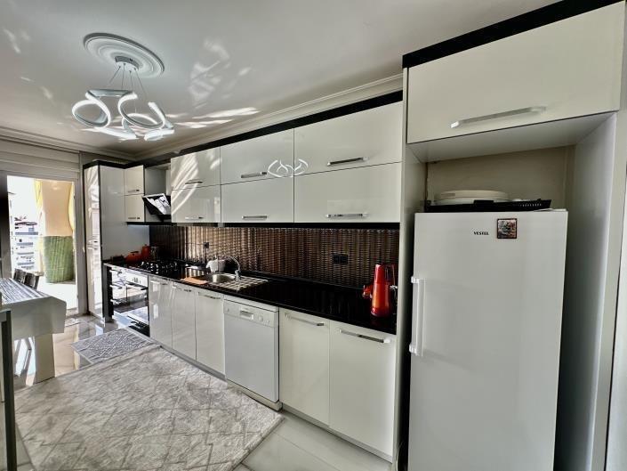 Image No.9-3 Bed Apartment for sale