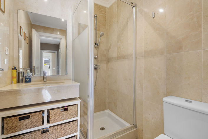 Image No.22-3 Bed Property for sale