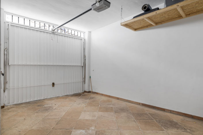 Image No.20-5 Bed Townhouse for sale