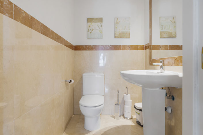 Image No.34-5 Bed Townhouse for sale