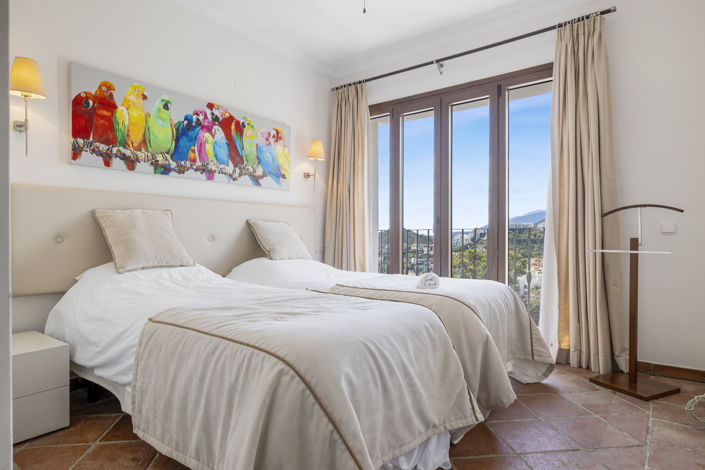 Image No.9-5 Bed Townhouse for sale