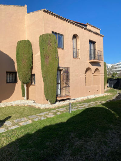 Image No.25-3 Bed Property for sale