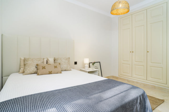 Image No.24-3 Bed Property for sale