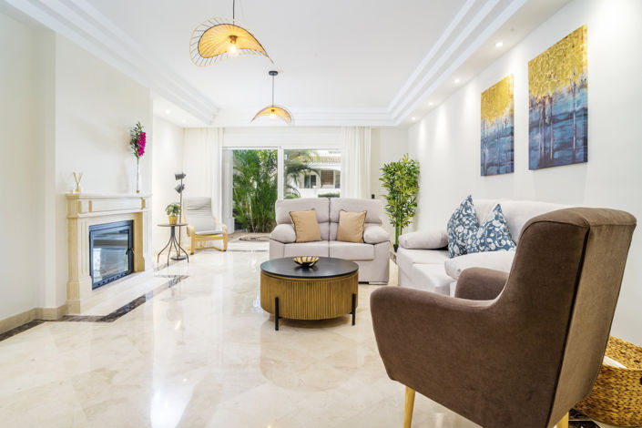 Image No.28-3 Bed Property for sale