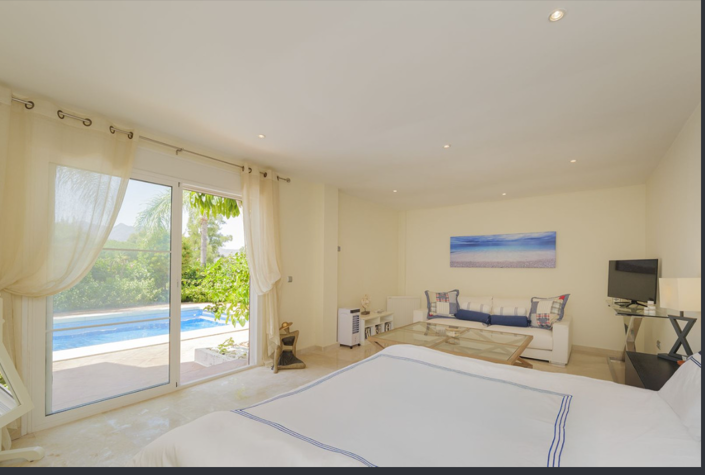 Image No.9-4 Bed Villa for sale
