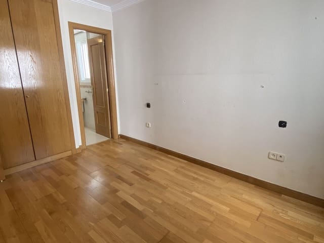 Image No.10-3 Bed Apartment for sale