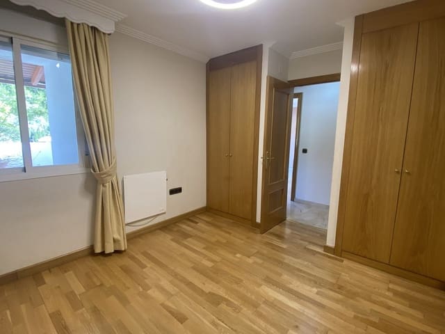 Image No.12-3 Bed Apartment for sale