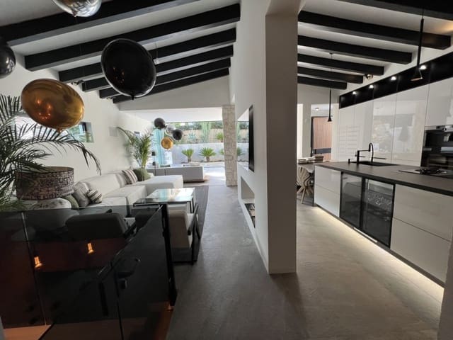 Image No.7-4 Bed Villa for sale