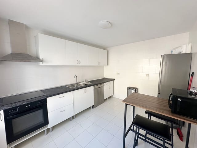 Image No.8-3 Bed Townhouse for sale