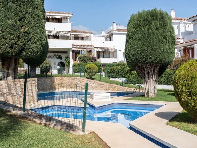 Image No.2-Maison de ville de 3 chambres à vendre à Estepona