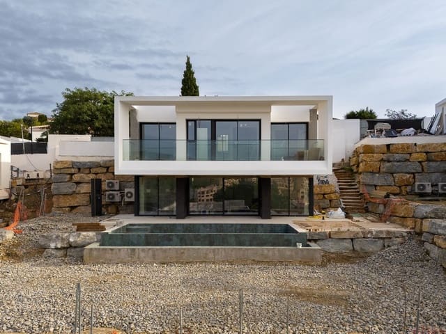 Image No.10-4 Bed Villa for sale