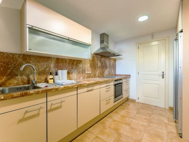 Image No.9-Maison de ville de 3 chambres à vendre à Benahavis