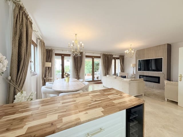 Image No.10-4 Bed Townhouse for sale
