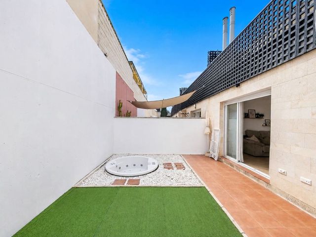 Image No.2-2 Bed Townhouse for sale