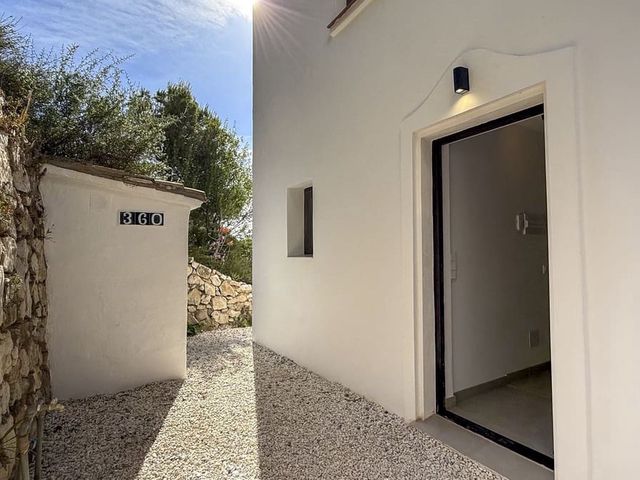Image No.4-2 Bed Townhouse for sale