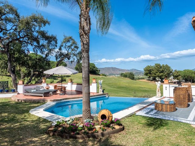 Image No.3-4 Bed Villa for sale