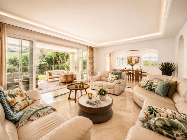 Image No.8-5 Bed Villa for sale