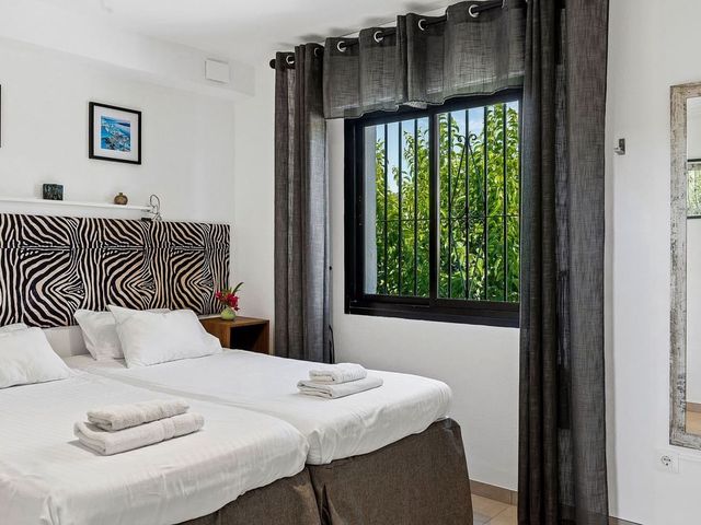 Image No.11-3 Bed Townhouse for sale