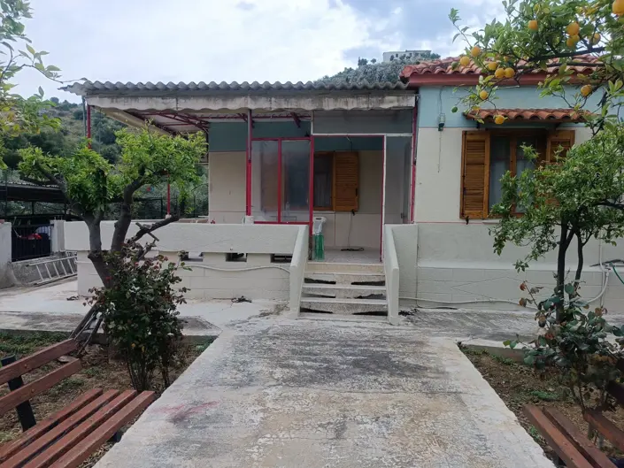 Image No.5-2 Bed House for sale