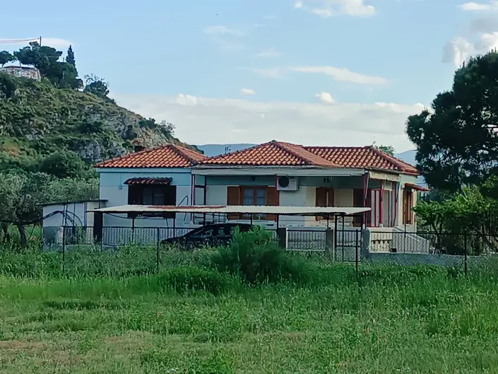 Image No.8-2 Bed House for sale