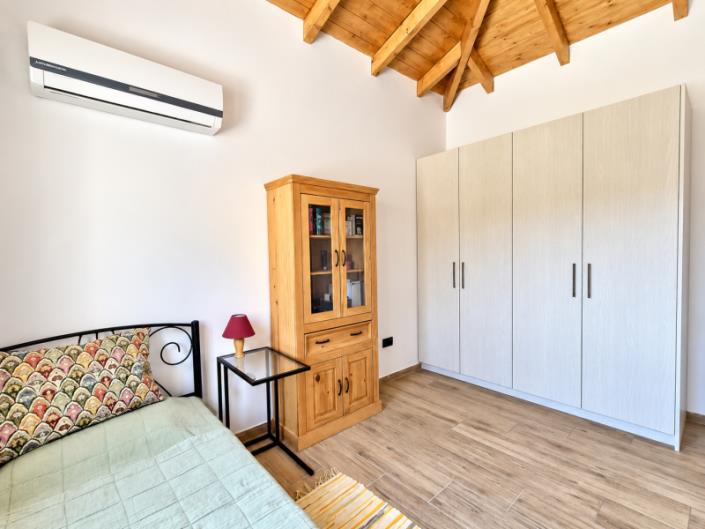 Image No.20-3 Bed House for sale