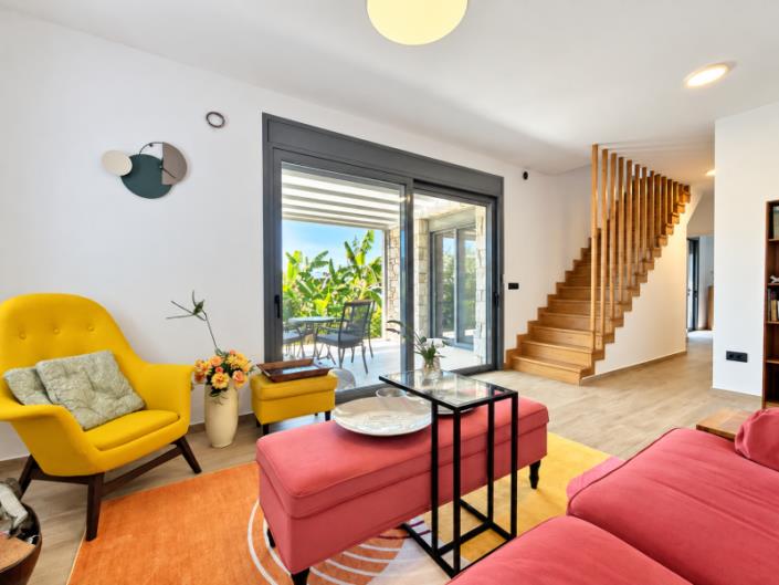 Image No.10-3 Bed House for sale