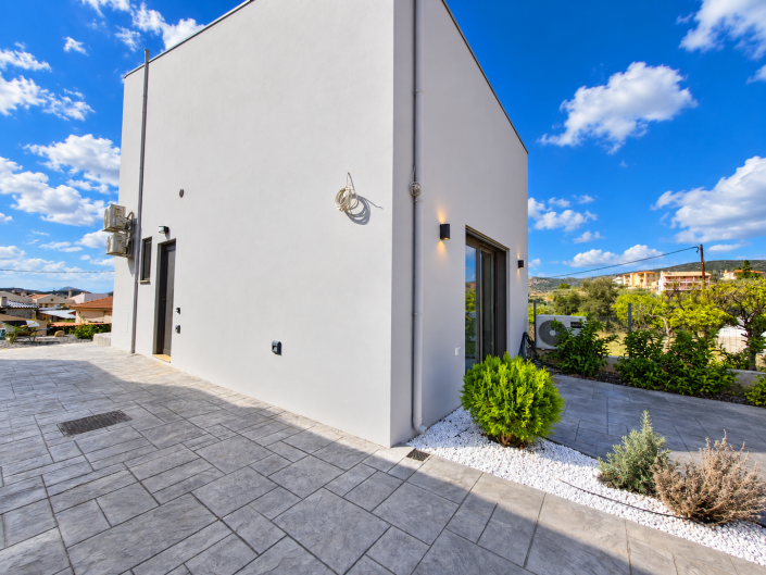 Image No.3-2 Bed House for sale