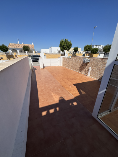 Image No.9-2 Bed Townhouse for sale