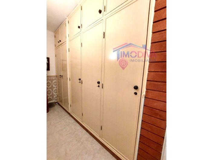 Image No.17-4 Bed House for sale