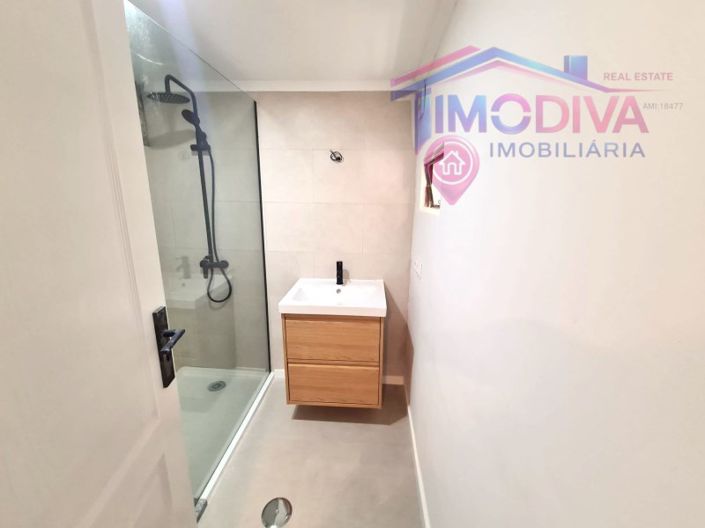 Image No.10-3 Bed House for sale