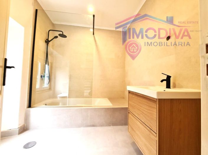 Image No.17-3 Bed House for sale