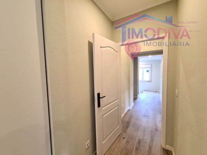 Image No.21-3 Bed House for sale