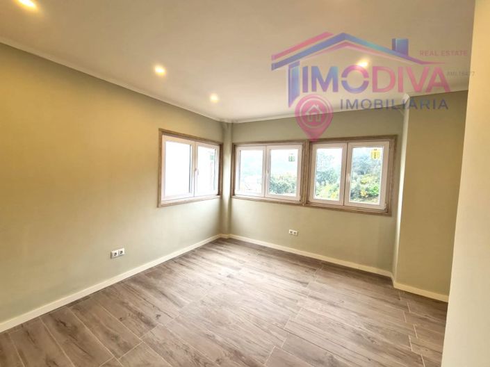 Image No.30-3 Bed House for sale