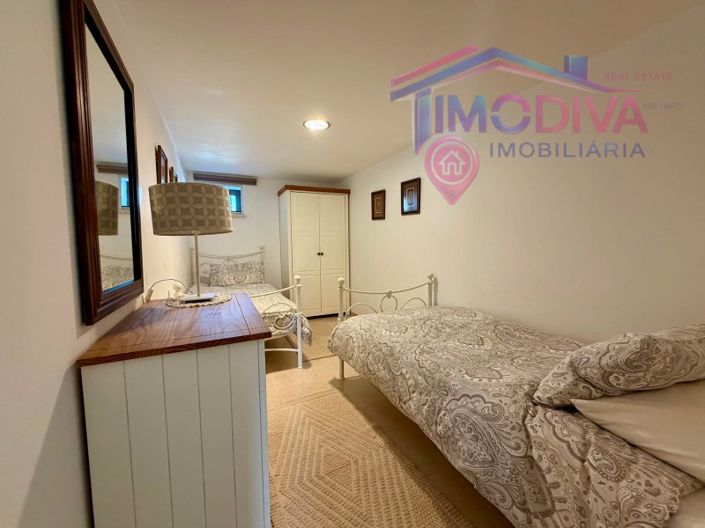 Image No.26-7 Bed House for sale