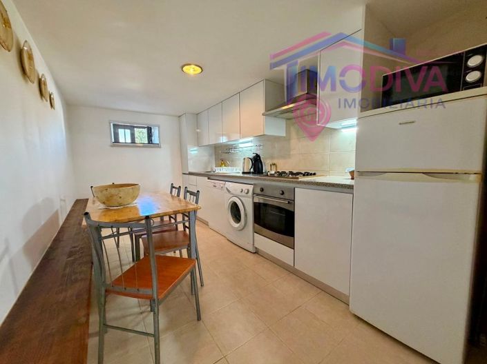 Image No.24-7 Bed House for sale