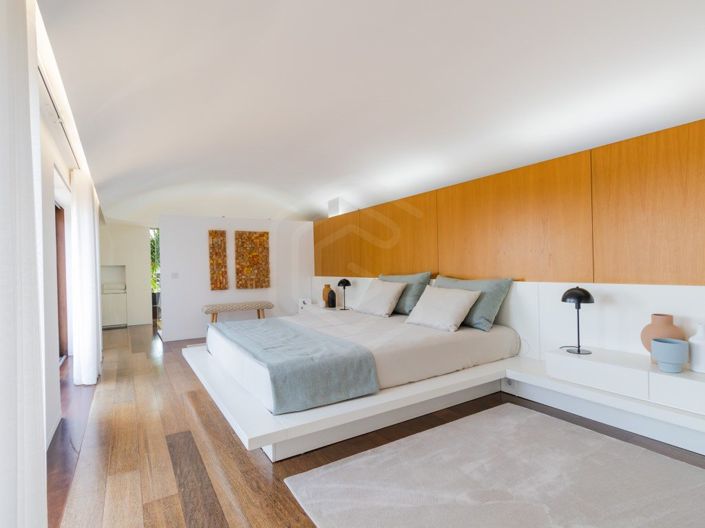 Image No.14-3 Bed House for sale