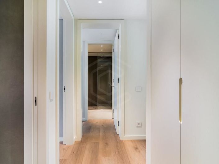 Image No.10-2 Bed Apartment for sale