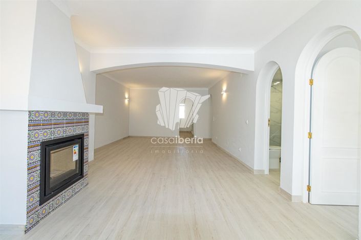Image No.30-3 Bed House for sale