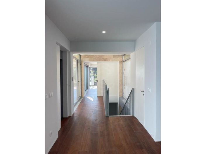 Image No.13-5 Bed House for sale