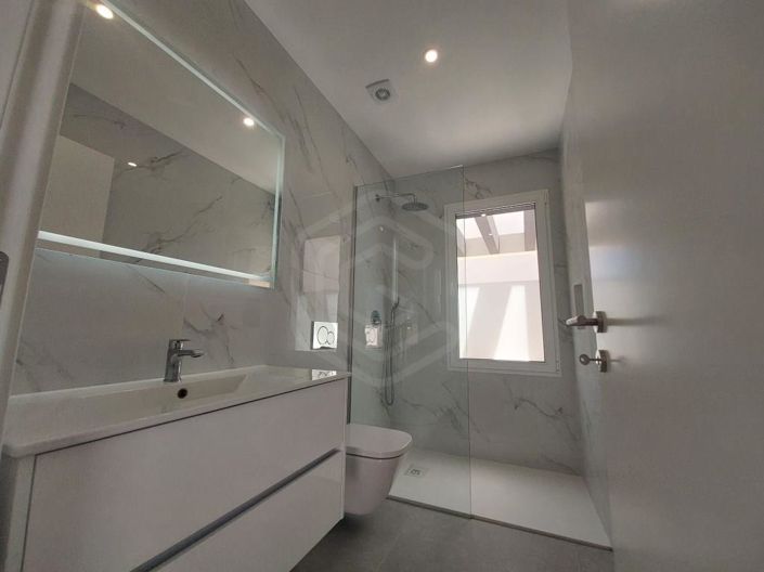 Image No.14-3 Bed House for sale