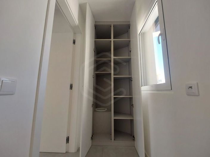 Image No.20-3 Bed House for sale