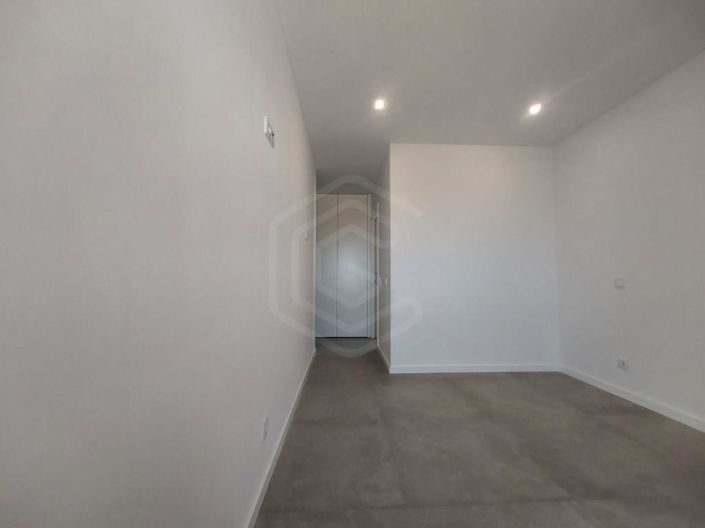 Image No.28-3 Bed House for sale